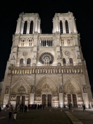 An evening stroll outside of Notre Dame. Any time you need an affirmation that everything is going to be ok when moving to Paris, just wander its streets and see its beautiful sites.